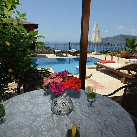 Yakut Kalkan